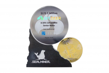 BTIG_BTDR_Black granite_art color filled etched on front_Clear crystal disk_logo etched on back_TS printed on front_Metal disk at right_art printed on front